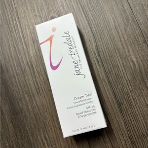 Tinted moisturizer medium dark